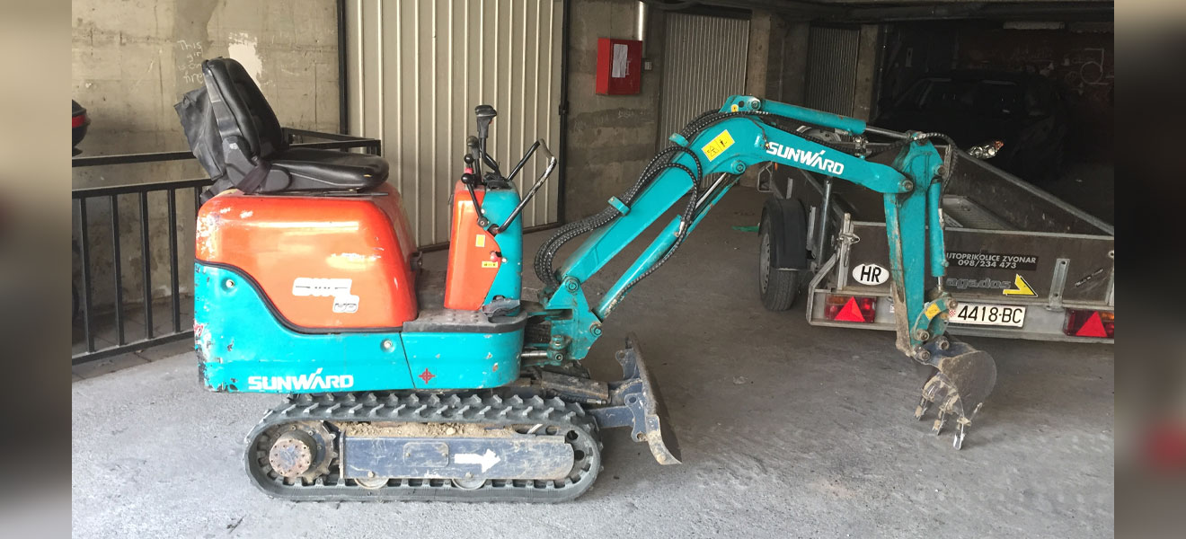 Najam mini bagera s vozačem